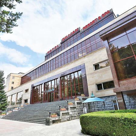 Hotel Dilijan Resort Exterior photo
