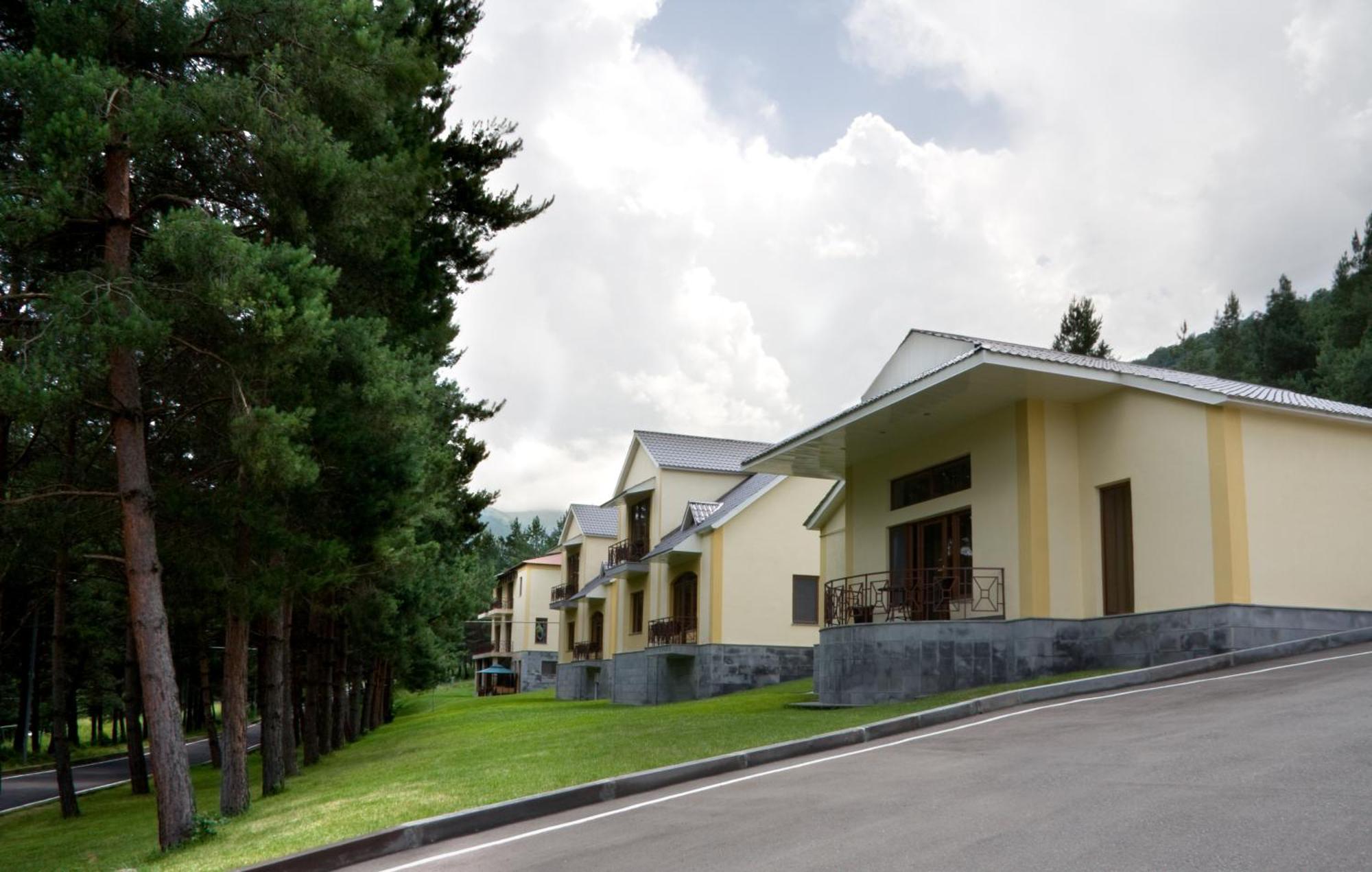 Hotel Dilijan Resort Exterior photo