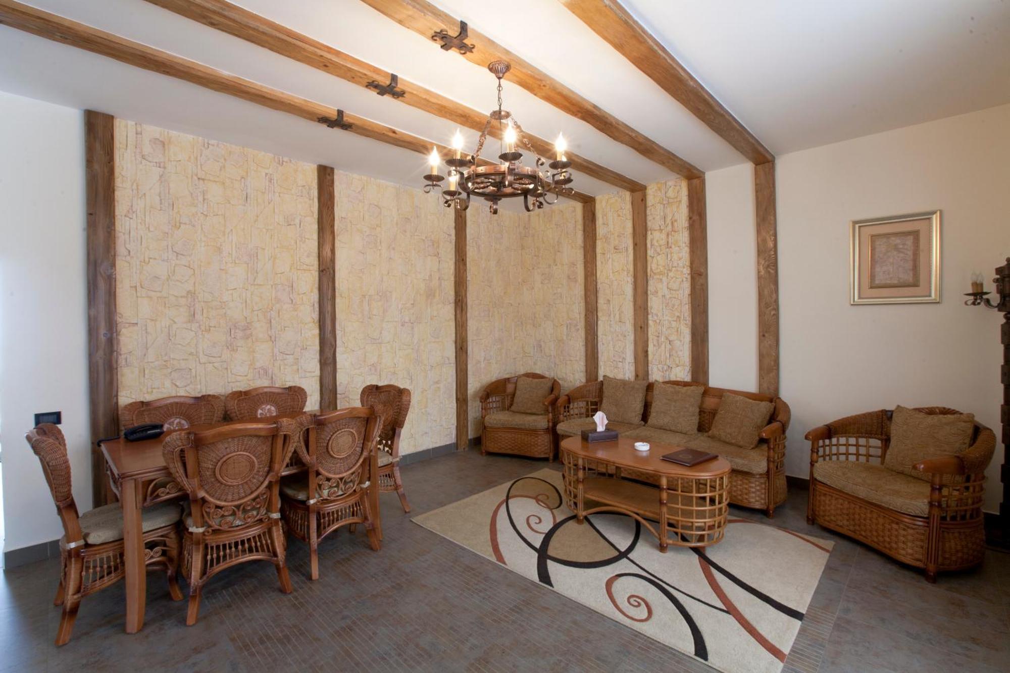 Hotel Dilijan Resort Exterior photo