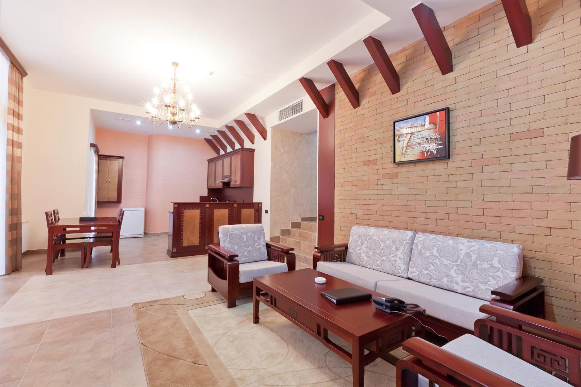 Hotel Dilijan Resort Exterior photo