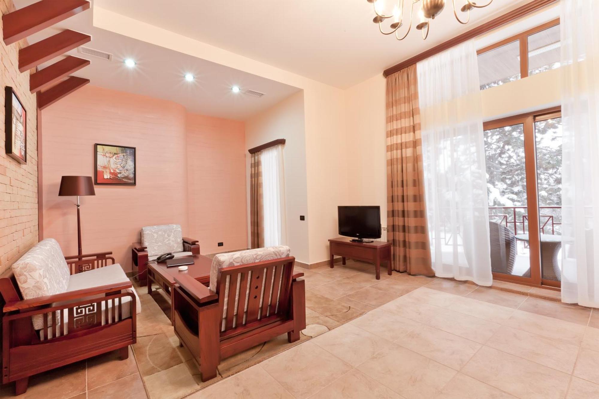 Hotel Dilijan Resort Exterior photo