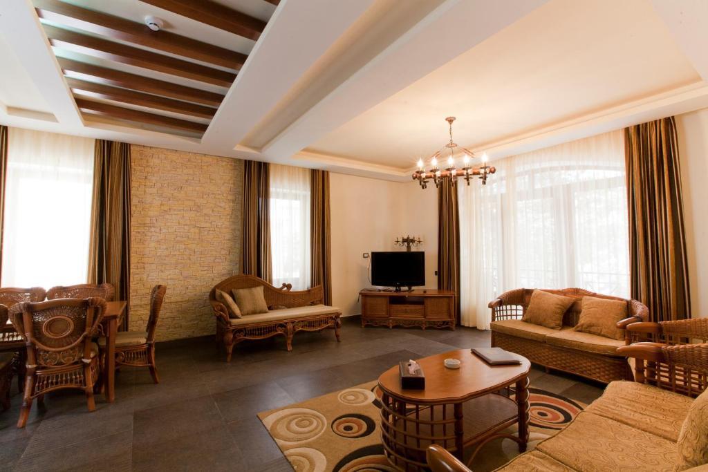 Hotel Dilijan Resort Exterior photo
