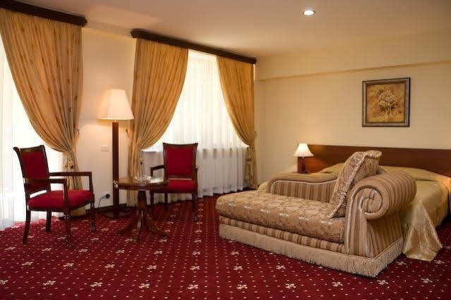 Hotel Dilijan Resort Exterior photo